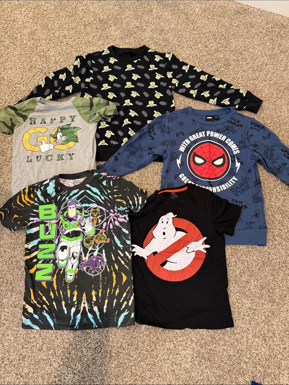 Graphic t-shirts and sweatshirts